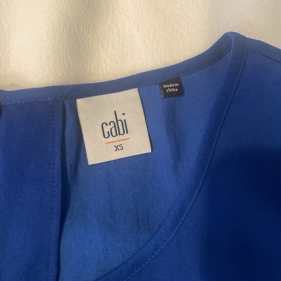 Cabi Work Blouse with flowy sleeves - Picture 2 of 3